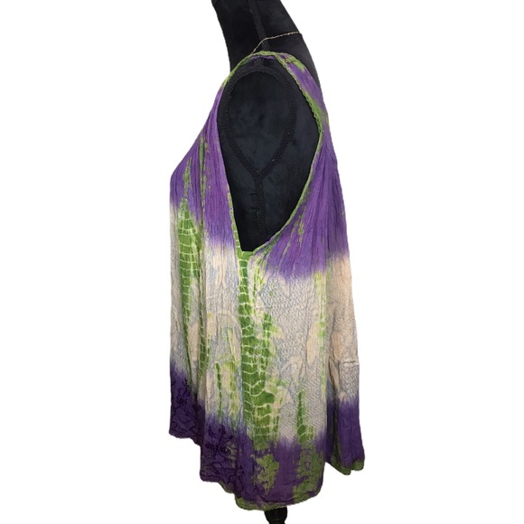 ✨ 2/$15 SALE! Purple Multi Sleeveless Top ✨ - Picture 2 of 7